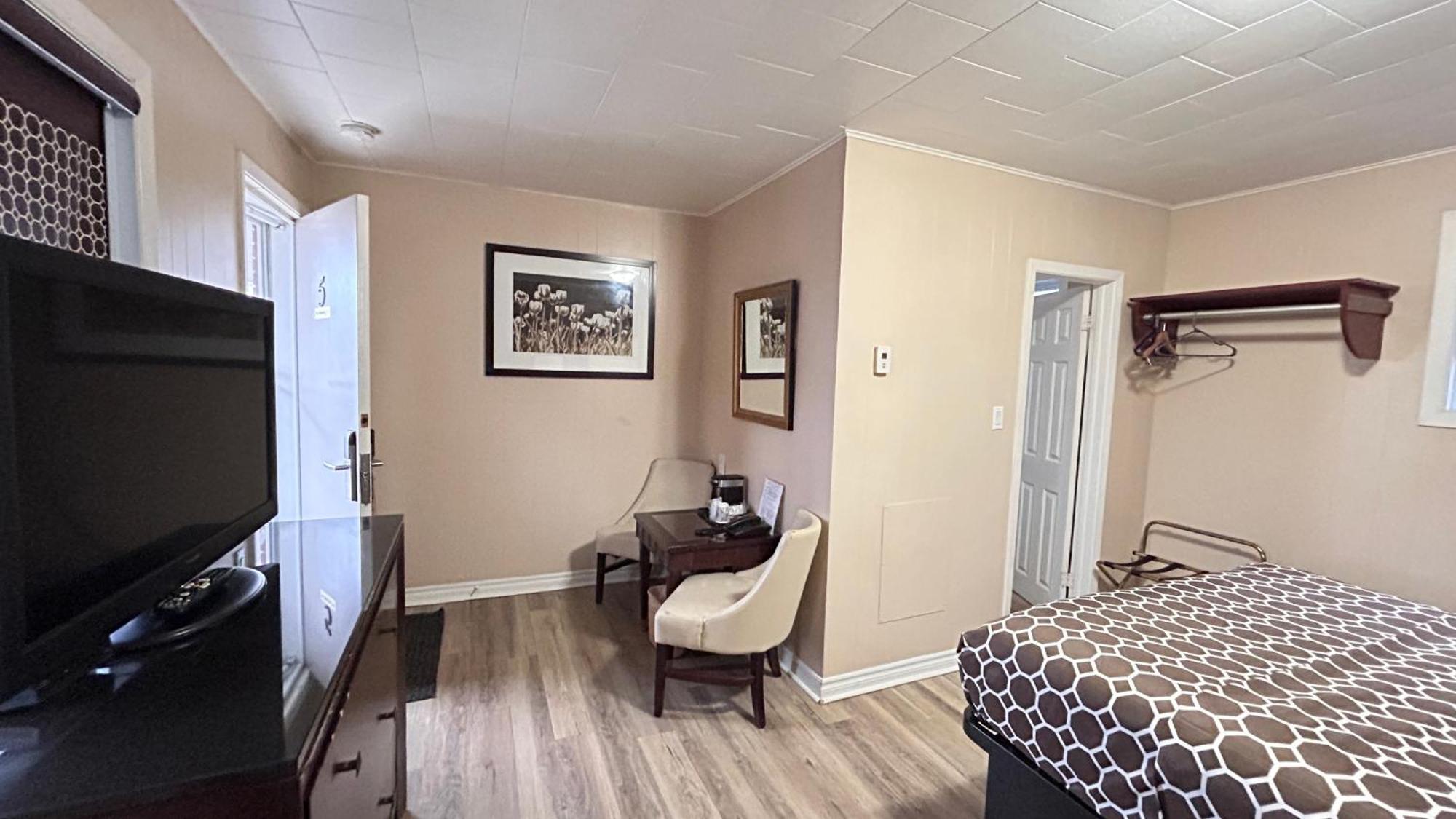Rogers Motel Smiths Falls Exteriör bild