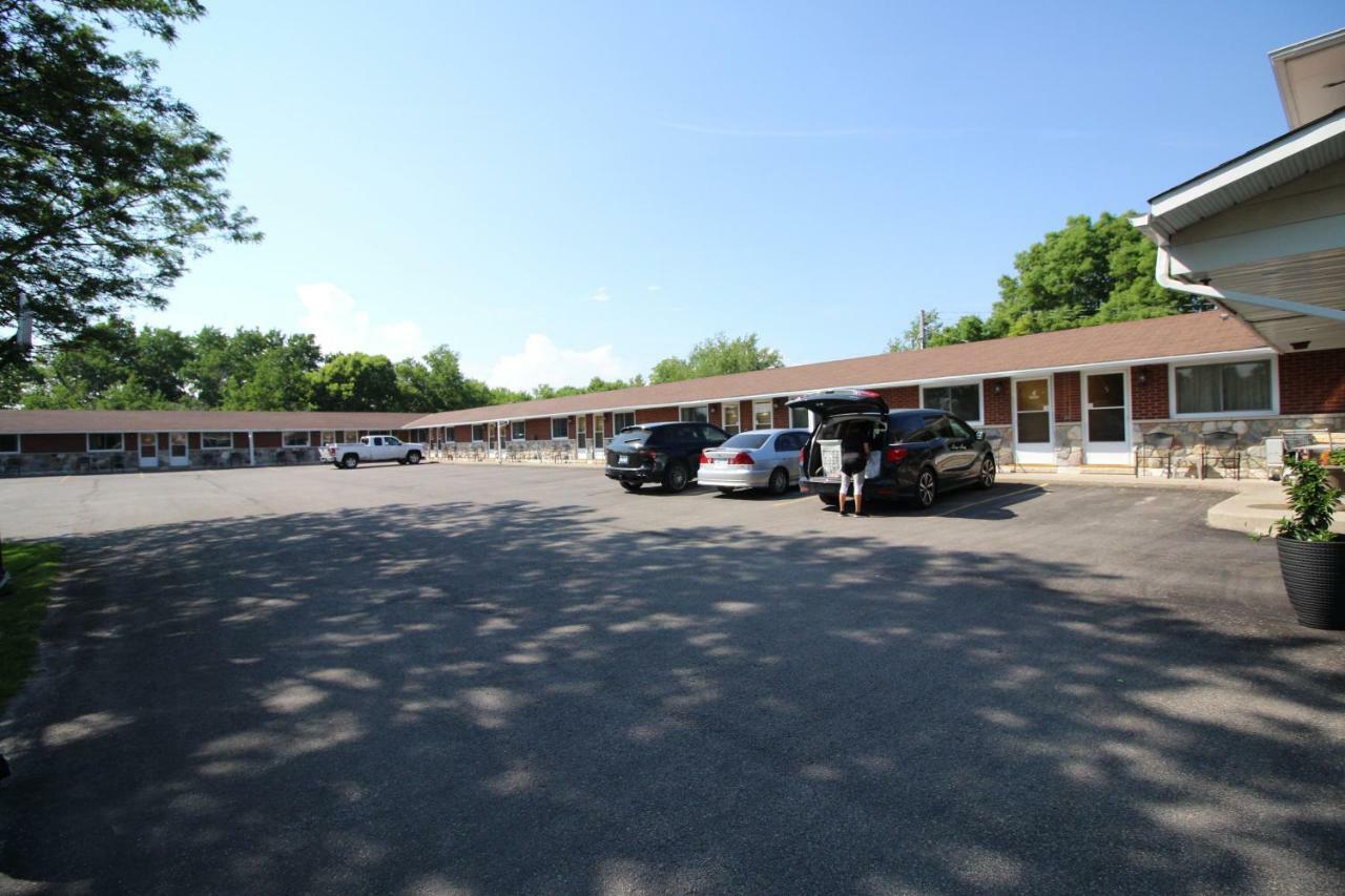 Rogers Motel Smiths Falls Exteriör bild